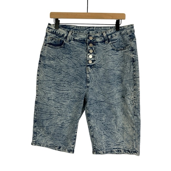 Women's Acid Washed Distressed Blue Denim Button Up Bermuda Shorts 1XL Stretch - Picture 1 of 9